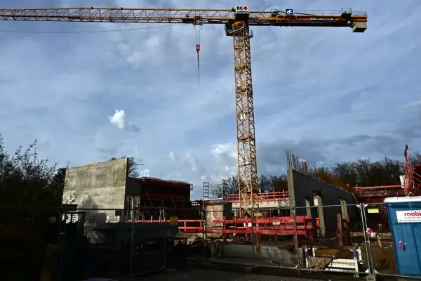 Haushaltsreden in der BV Süd: Freude auf Hallenbad und Turnhalle