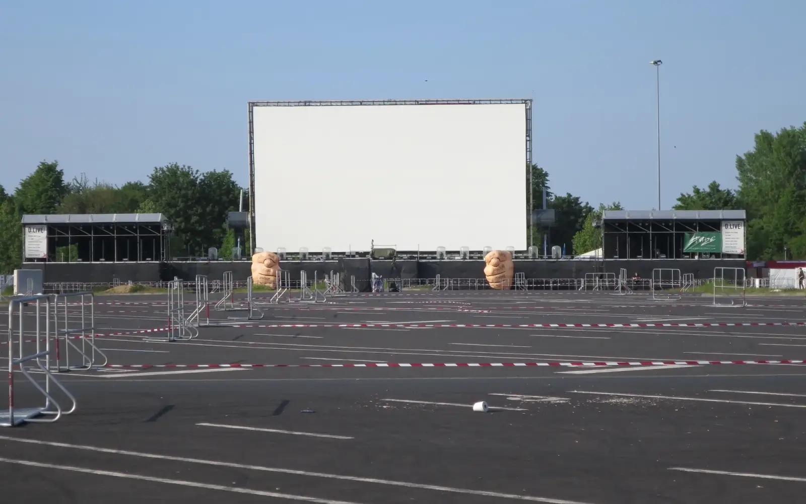 Autokino auf Messeparkplatz 1 während der Corona-Kontaktbeschränkungen 2020. Archivfoto: hs