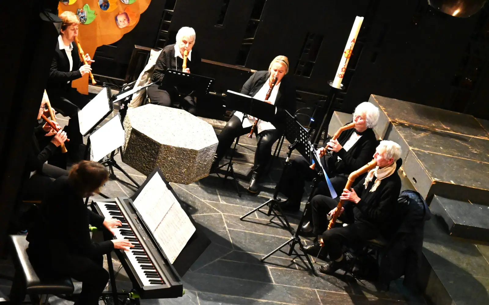 Das Flötenensemble der Kirchengemeinde beteiligte sich aktiv an dem Konzert. Foto: sam