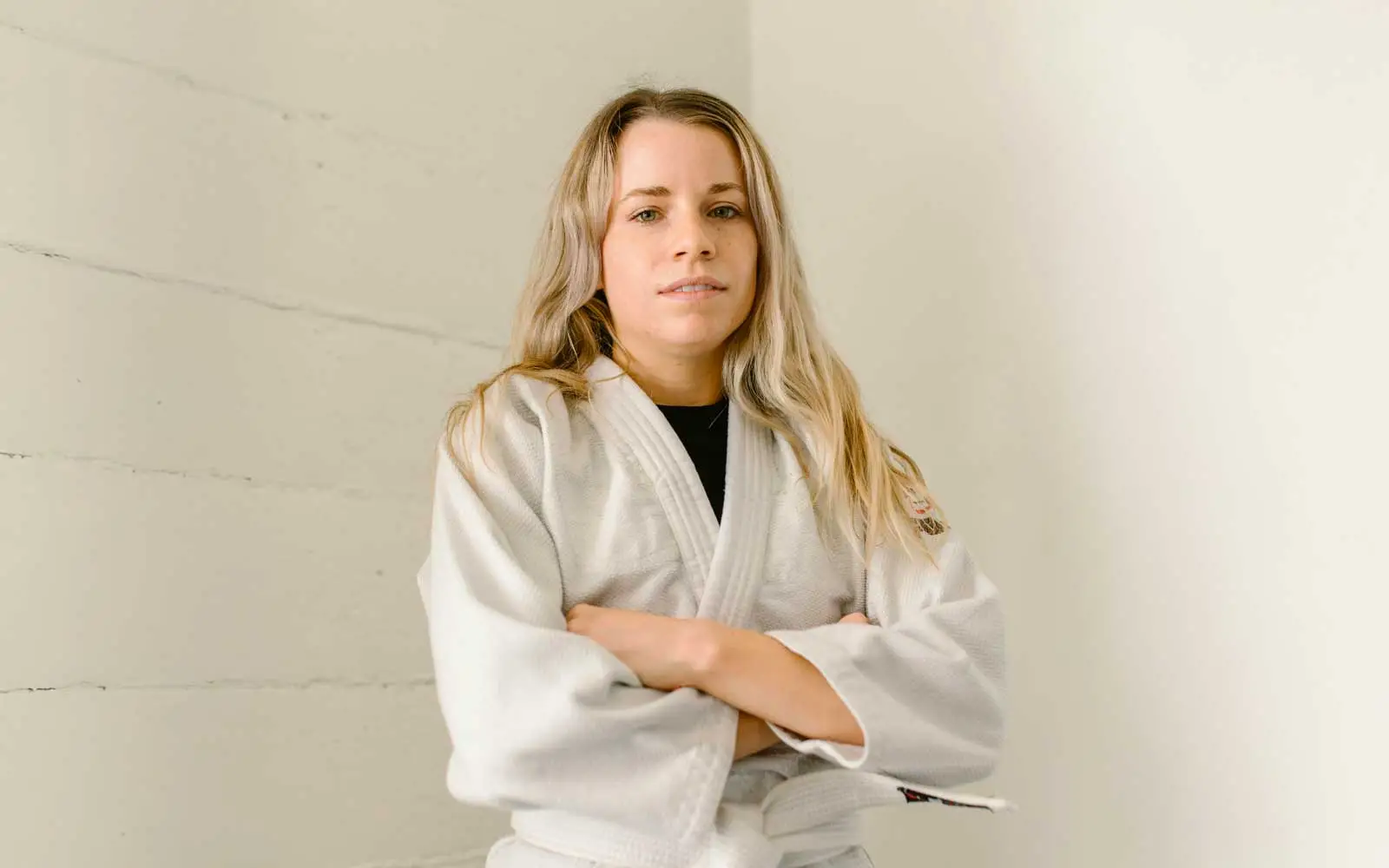 Der Selbstverteidigungskurs in Düsseldorf stärkt Frauen durch einfache und effektive Jiu-Jitsu-Techniken. Symbolfoto: Pexels