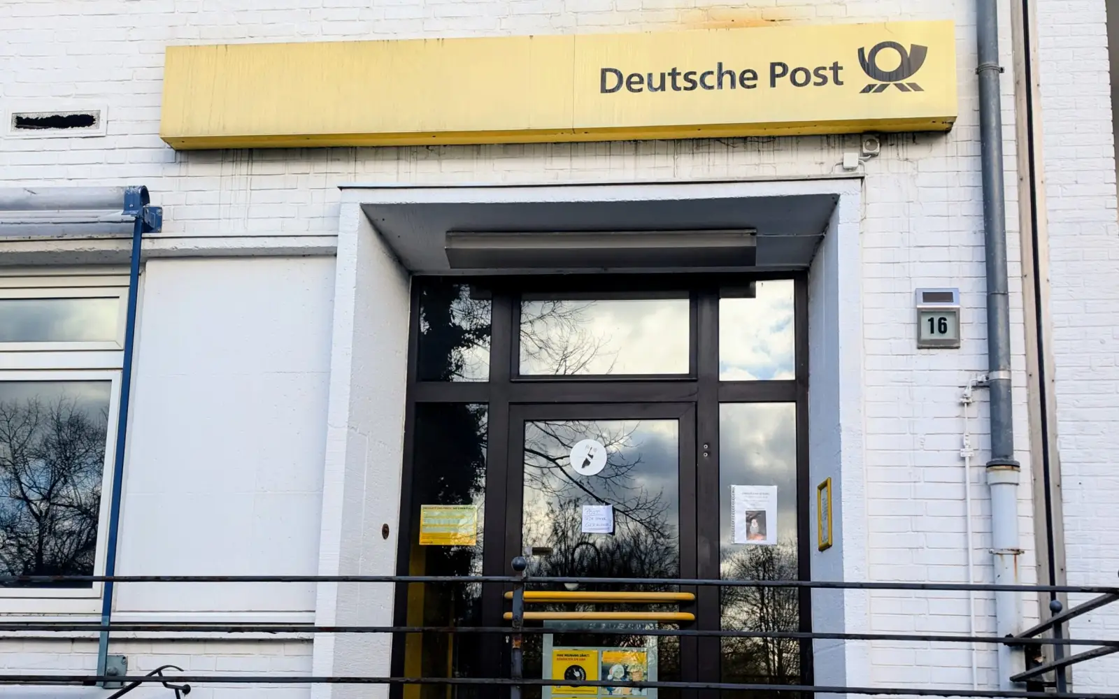 Die Postfiliale in Kaiserswerth ist geschlossen. Foto: ah