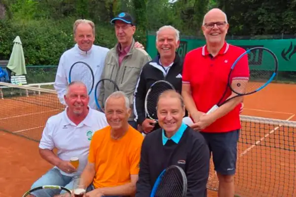 Tennis-Herren 65 der TS Rahm feiern Aufstieg in die 1. Verbandsliga
