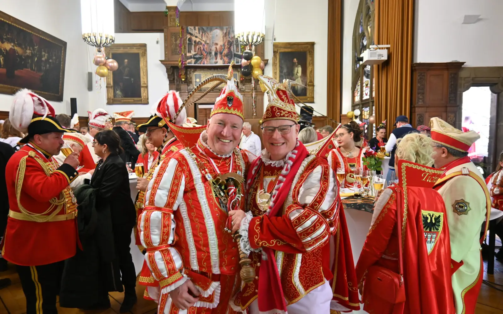 Rosenmontag in Duisburg: Frohe Laune trotz trüben Wetters