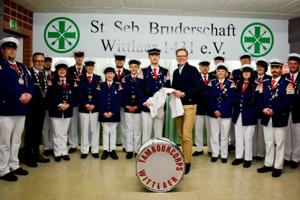 Die Sparda-Bank West fördert das Ehrenamt und die Jugendarbeit des Tambourcorps Wittlaer