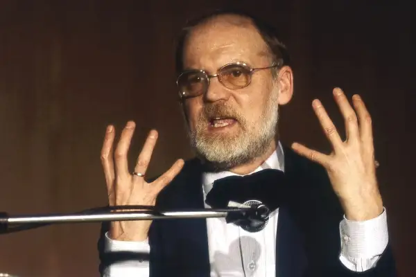 Lesung zum 100. Geburtstag von Kabarettist Hanns Dieter Hüsch