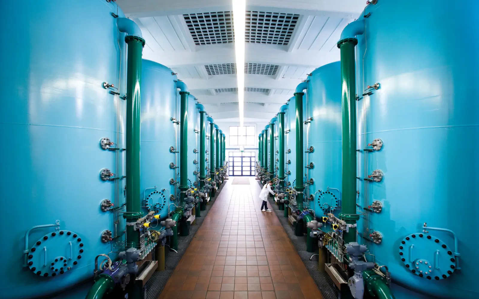 Besucher können im Wasserwerk Wittlaer die Trinkwasseraufbereitung hautnah erleben. Foto: DVV