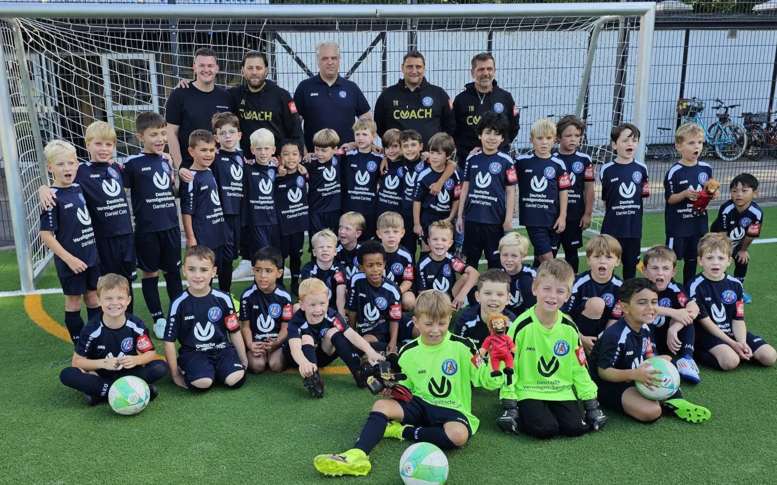 Immer mehr Kinder möchten beim TV Angermund Fußball spielen. Gesucht werden derzeit eine sportliche Leitung für die jüngsten Mannschaften, Trainerinnen und Trainer für die Jugend sowie Stürmer und ein Torwart für die „1. Herren“. Foto: TVA, Winfried 