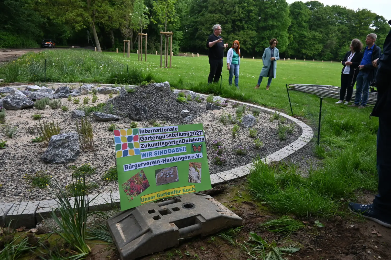 "Die Gärtnerinnen und Gärtner des Duisburger Südens" haben als Gruppe des Bürgervereins Huckingen einen Schaugarten im Biegerpark erstellt. Foto: sam