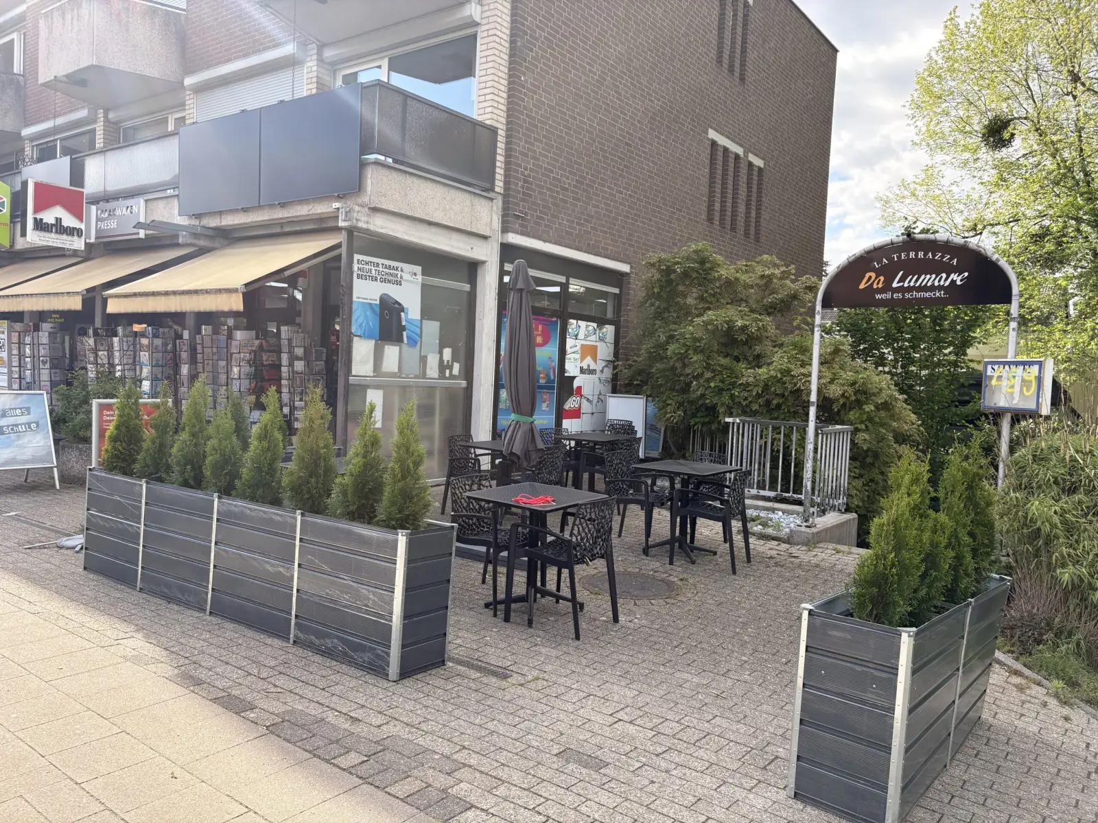 Die letzten Vorbereitungen laufen noch, aber dann wird die Terrasse mit rund 25 Plätzen eröffnet. Foto: cj