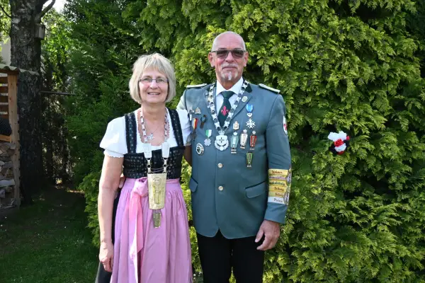 Nur weibliche Majestäten laden in Buchholz zum Schützenfest