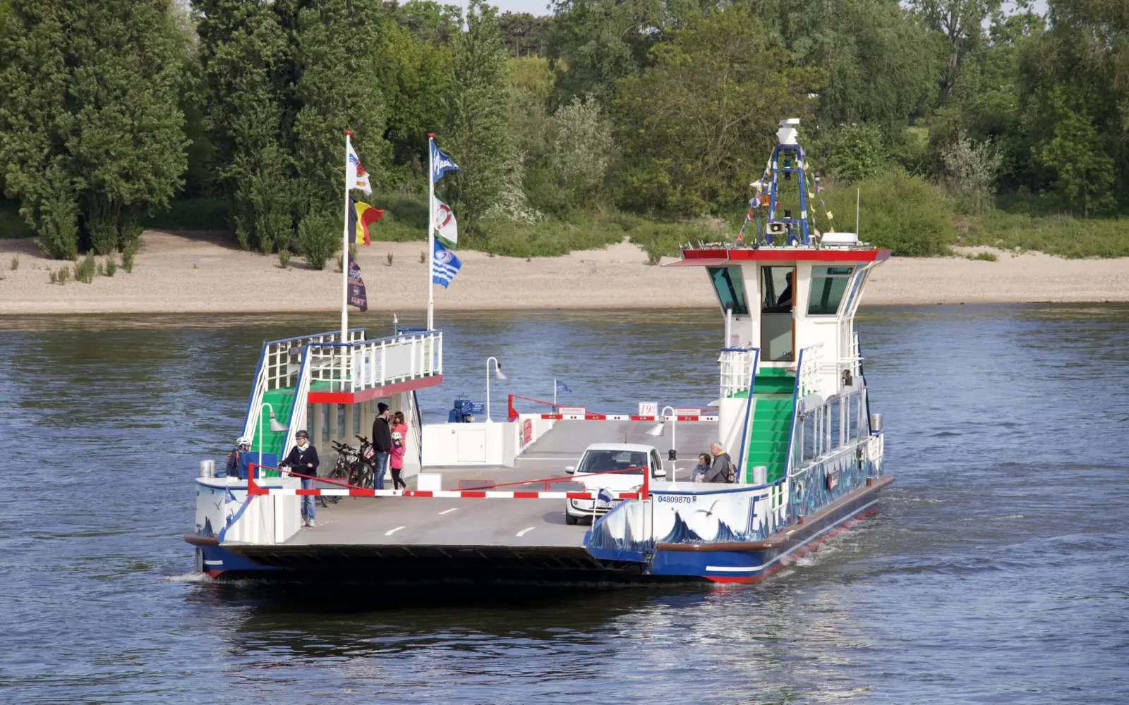 Ab Montag, 1. Juni, fährt die Michaela II zwischen Langst und Kaiserswerth wieder täglich. Foto: ah