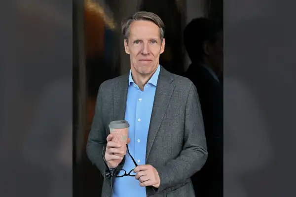 Zwischen Philosophie, BWL und Politik: Ulf Mainzer packt an