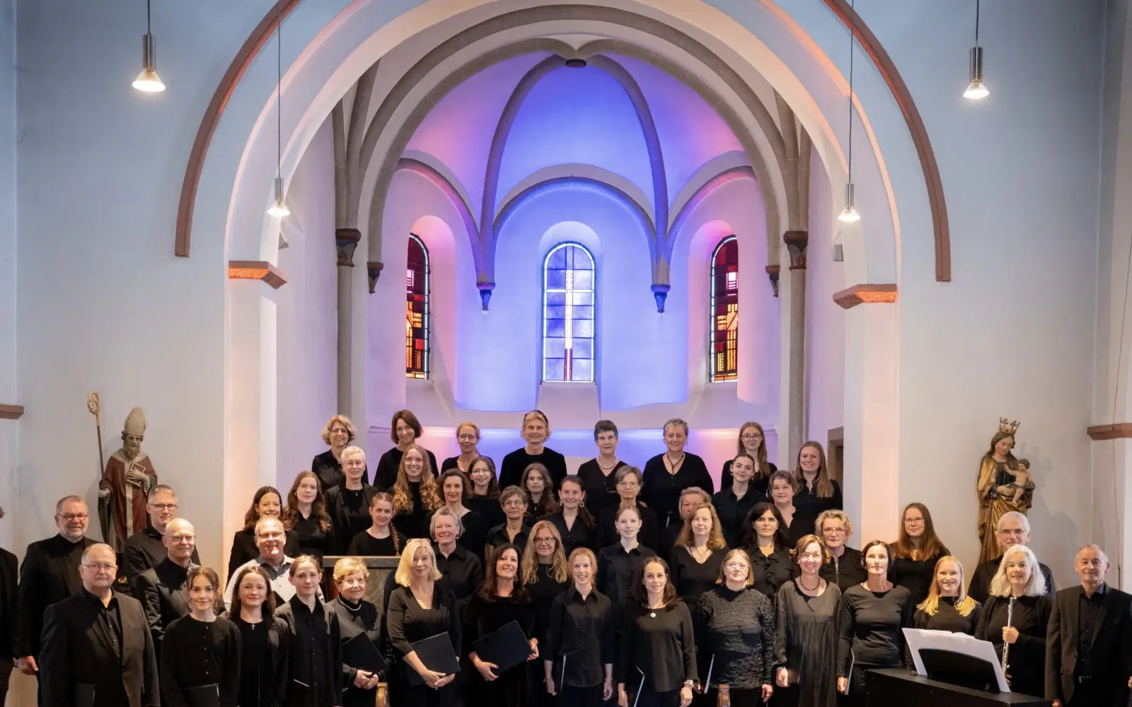 Der Kirchenchor St. Cäcilia Wittlaer und der Jugendchor St. Remigius Düsseldorf sangen unter Leitung von Petra Verhoeven gemeinsam in der Kirche St. Remigius. Foto: Paul Sendt