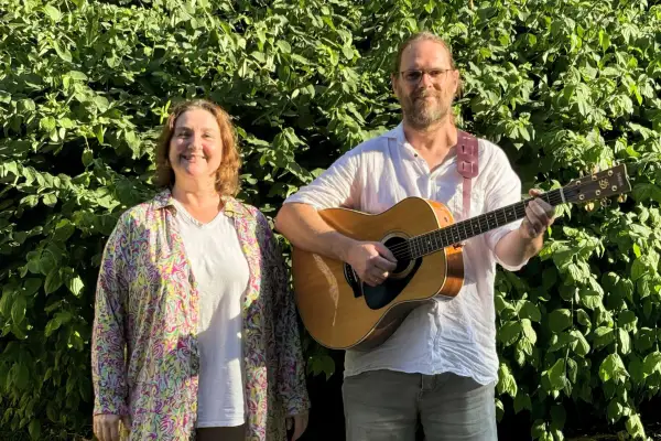 Ein Abend mit Musik über und von Reinhard Mey in Angermund