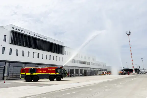 Die Flughafenfeuerwehr Düsseldorf bezieht eine der modernsten Wachen Europas