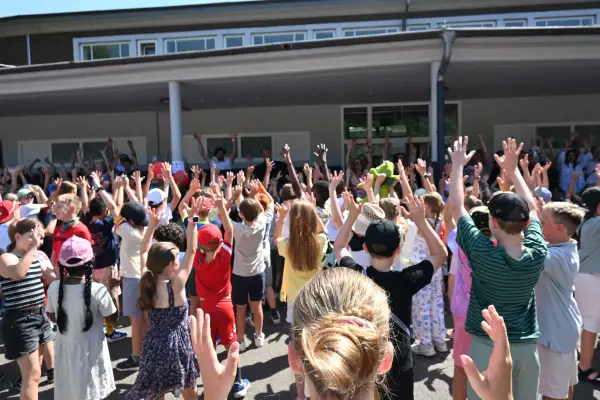 Grundschulkinder feierten fröhliches Schulfest in Huckingen