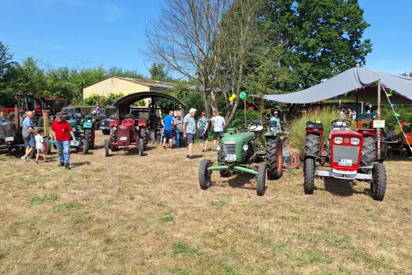 Rund 60 Schlepper kamen zum Traktortreffen des Rahmer Traktor Clubs