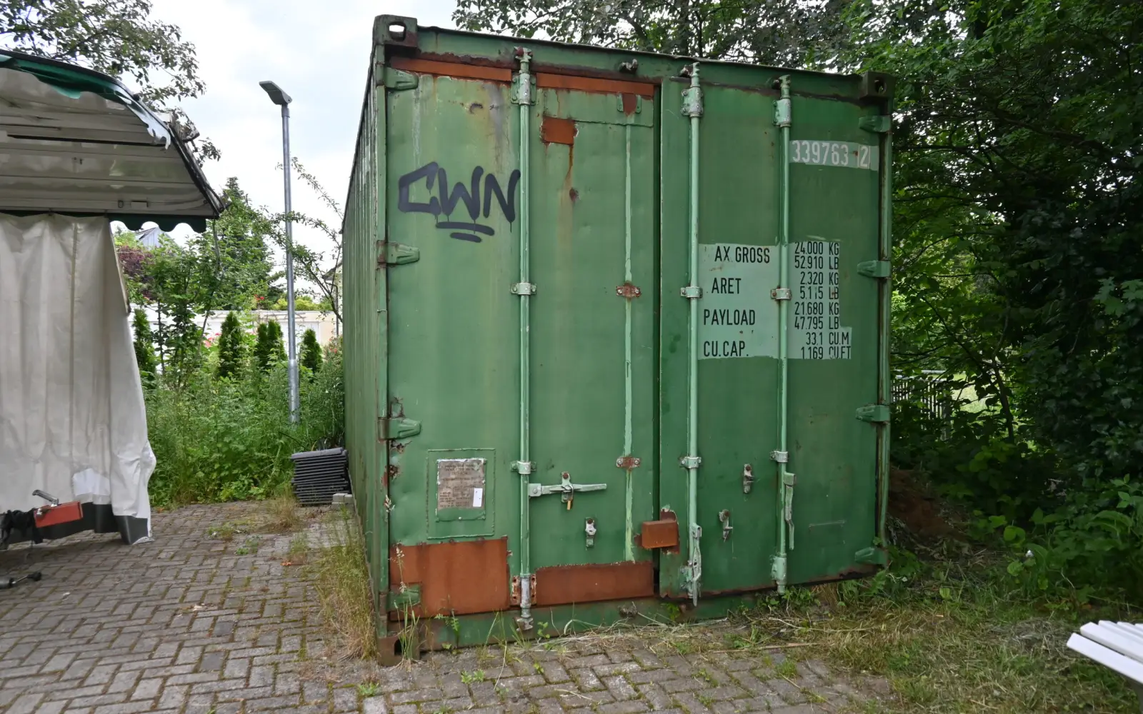 Im Container lagern Sachen, die für den privat betriebenen Wochenmarkt in Rahm benötigt werden - etwa Technik sowie Tische und Bänke. Foto: sam