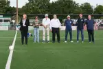 Kurz vor dem Anpfiff: Bundesarbeitsministerin und Schirmherrin Bärbel Bas begrüßte mit Sarah Philipp (MdL), Oberbürgermeister Sören Link, Manfred Helten (Vorsitzender Viktoria Buchholz), Manfred Lenzen und Thomas Erlacher von der Karnevalsgesellschaft „Alle Mann an Bord“ sowie dem 1. Brudermeister Michael Schilling (von links) die Sportfans. Foto: sam
