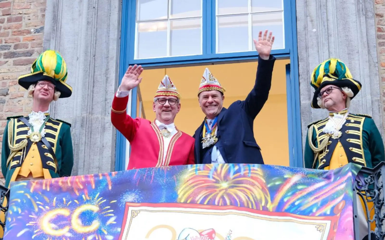 Oberbürgermeister Dr. Stephan Keller (Mitte r.) und Lothar Hörning, Präsident Comitee Düsseldorfer Carneval, hatten anlässlich des Tages des Karnevals zu einem Rathausempfang eingeladen. Foto: Michael Gstettenbauer / Stadt Düsseldorf