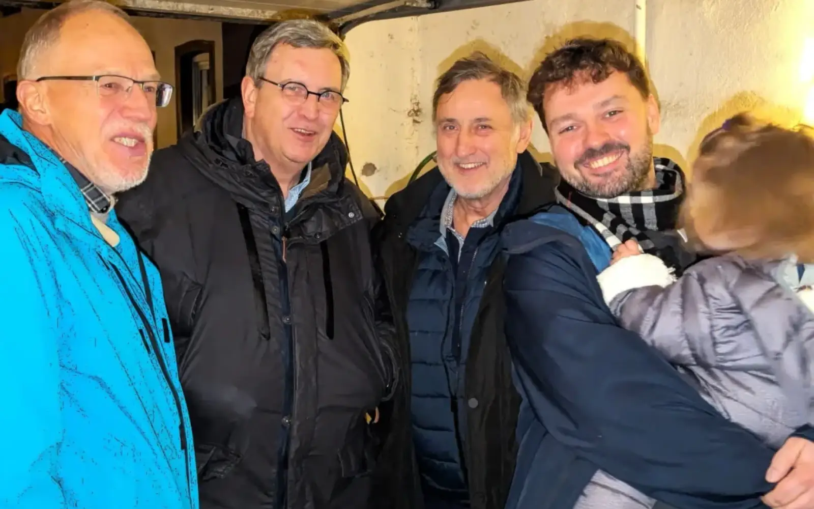 CDU-Bundestagskandidat Dennis Schleß (rechts) wurde von Wolfgang Schwertner (Vorsitzender CDU MES, 2. von rechts) sowie Martin Blank (Kassierer CDU MES, 3. von rechts) begrüßt. Foto: ah