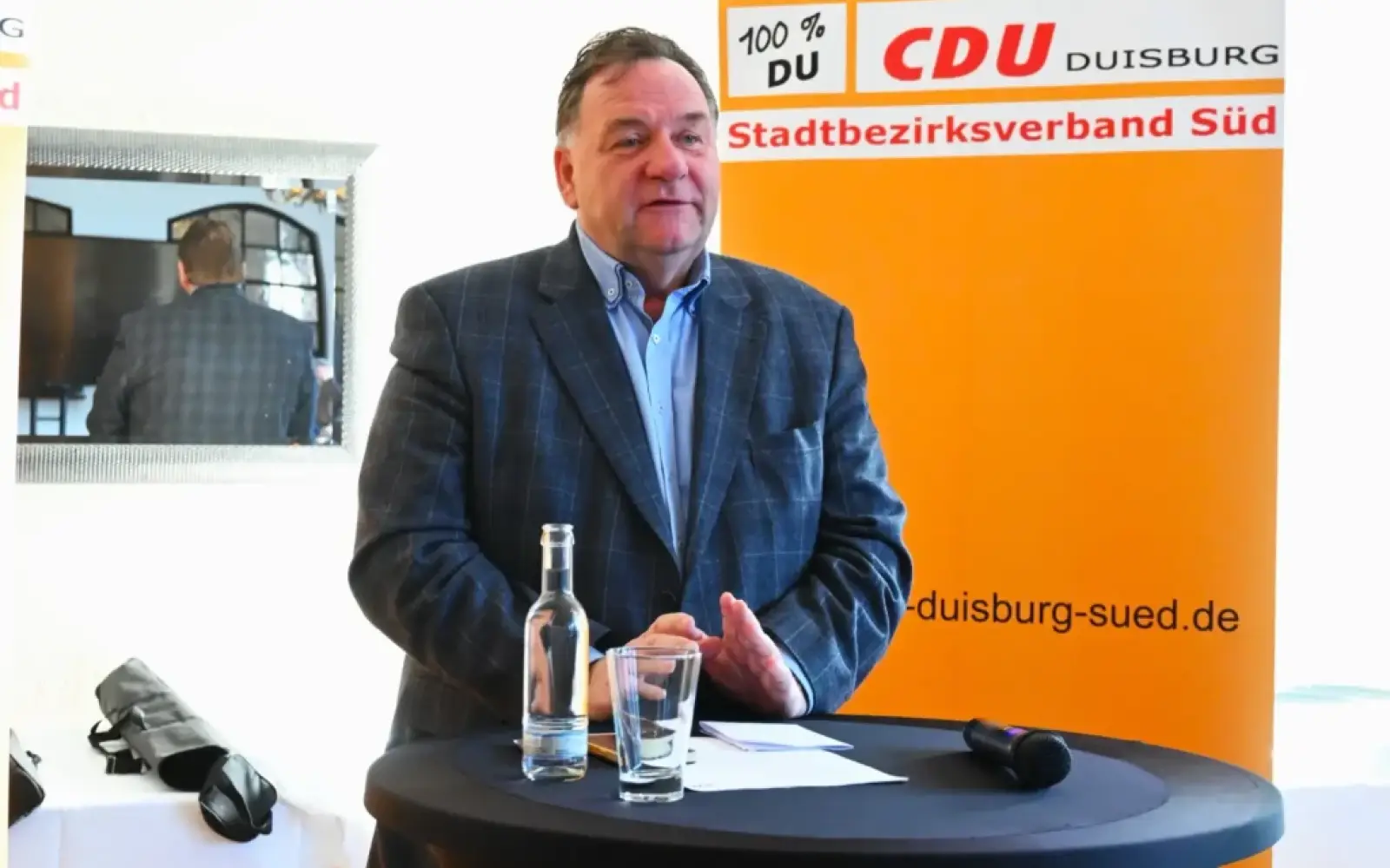 Thomas Mahlberg gab einen Überblick über aktuelle politische Themen aus dem Rat der Stadt Duisburg. Foto: sam