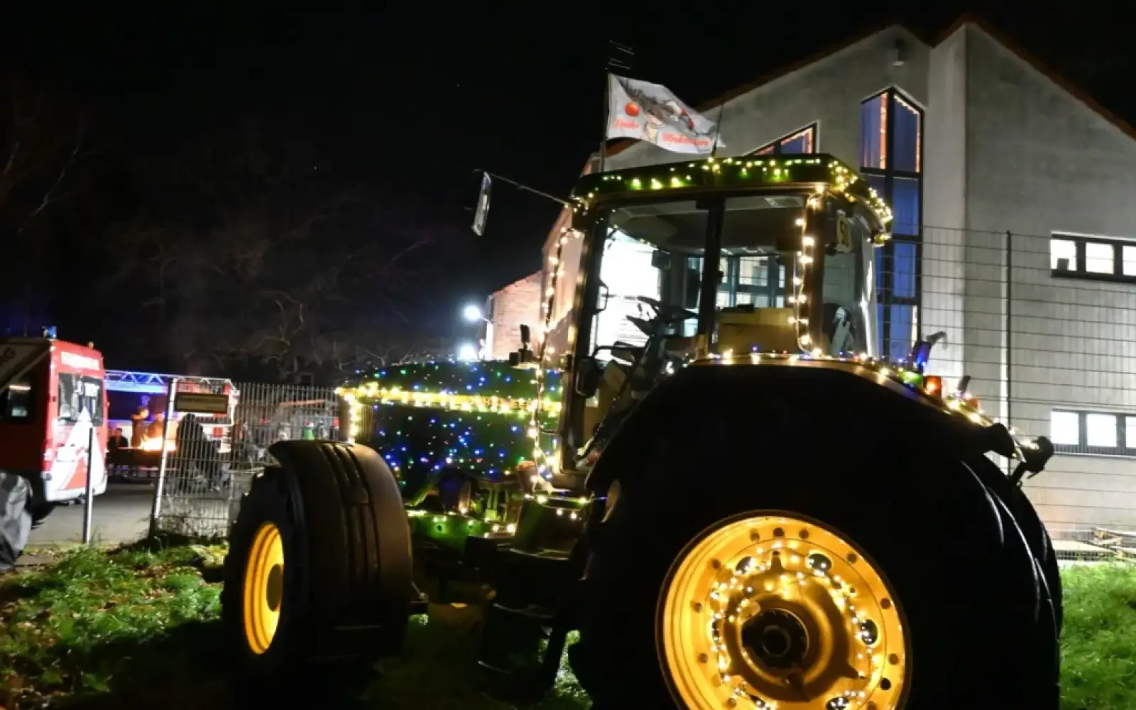 Pünktlich zum 1.12. hatte die FFW Mündelheim zum gemütlichen Beisammensein an der Barberstraße eingeladen. Foto: sam
