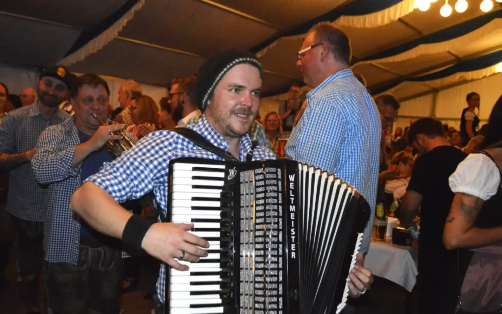Schon 2018 begeisterten die Mitglieder der Band „Members“ mit Livemusik. Archivfoto: sam