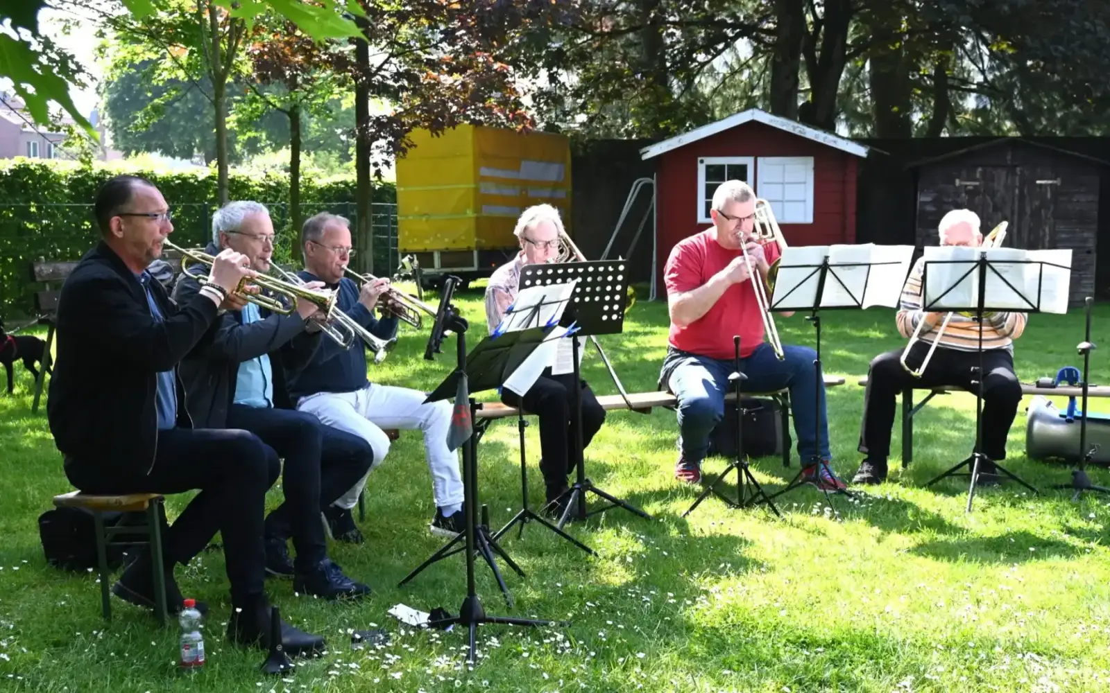 Der Posaunenchor wirkte im Gottesdienst am Vormittag mit. Foto: sam