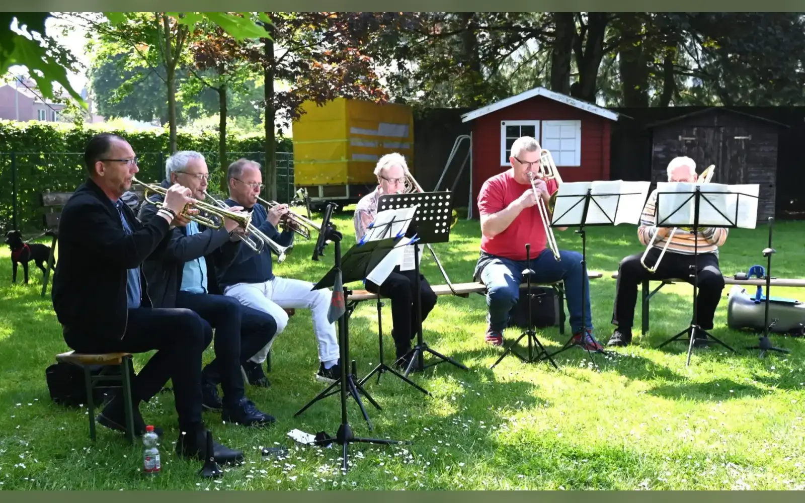 Der Posaunenchor wirkte im Gottesdienst am Vormittag mit. Foto: sam