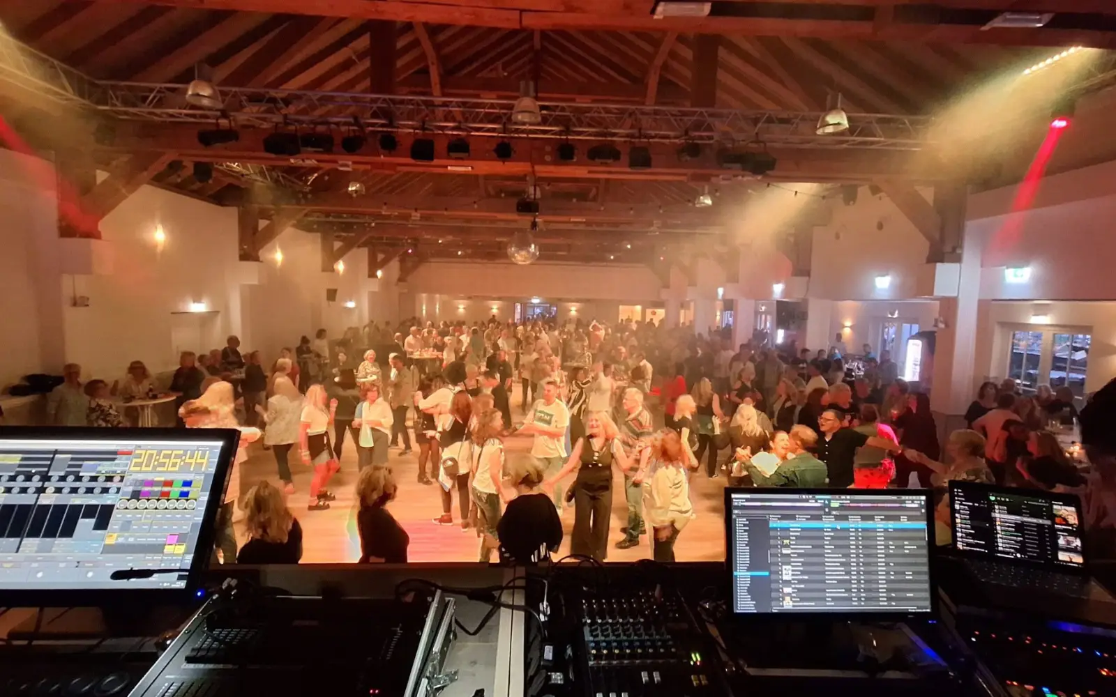 Für den richtigen Sound sorgten DJ Tümmel und LJ Krawallo. Foto: privat