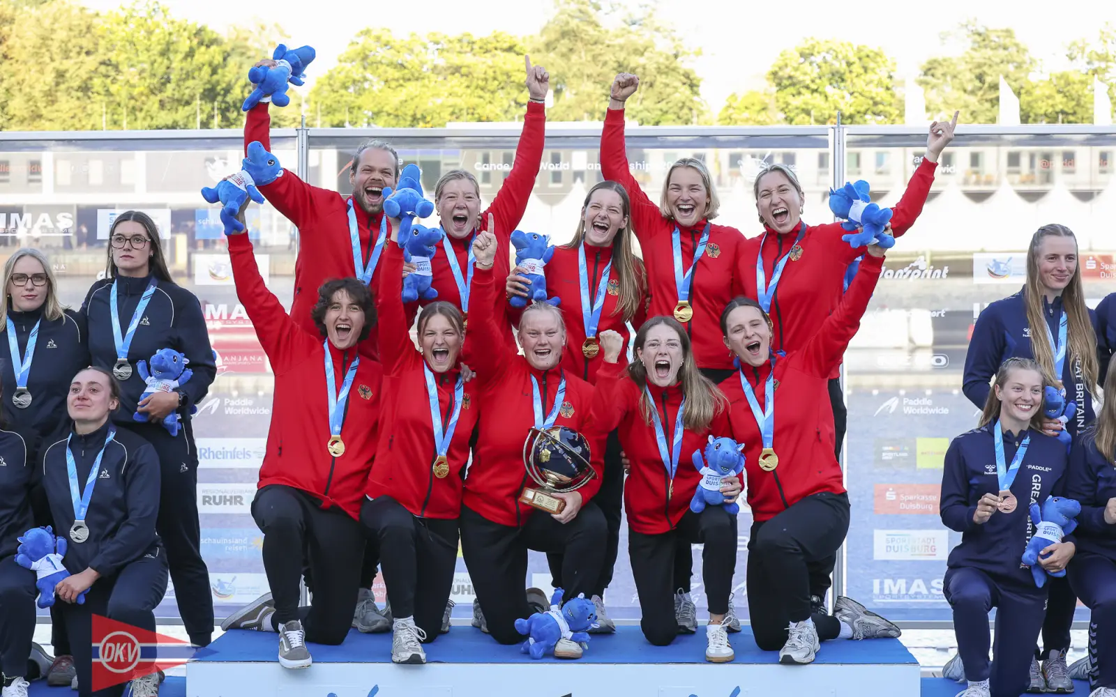 Die deutschen Kanupolo-Frauen gewinnen den WM-Titel in Wedau