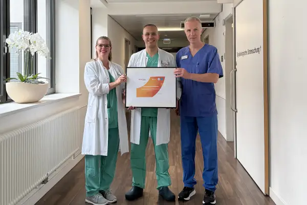 Ärztinnen und Ärzte am Florence-Nightingale-Krankenhaus erhalten zwei Auszeichnungen für die Krebsmedizin