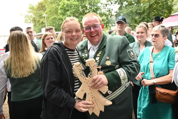 Mo Schmidt ist neuer Schützenkönig in Huckingen
