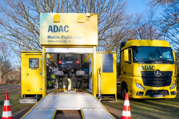 Die mobile ADAC-Prüfstation kommt nach Großenbaum