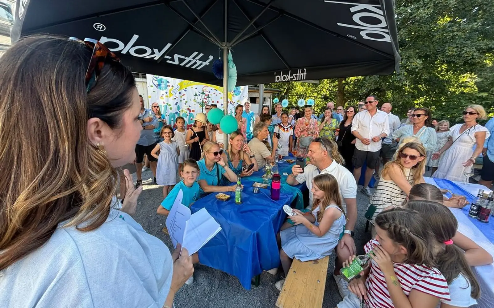 Bei bestem Sommerwetter feierten die Gäste das Sommerfest der DKKG am Werthvoll in Kaiserswerth. Foto: privat