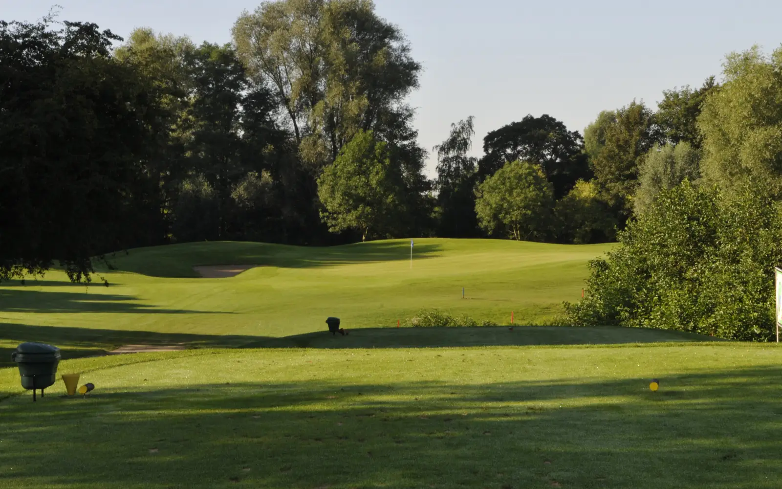 Ein achtköpfiges Greenkeeping-Team sorgt bei Golf&more Huckingen für die Spielbedingungen. Foto: privat