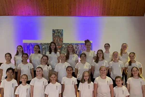 Kinderchor St. Remigius singt „Sonne, Mond und Sterne“ vor der Reise nach Spiekeroog