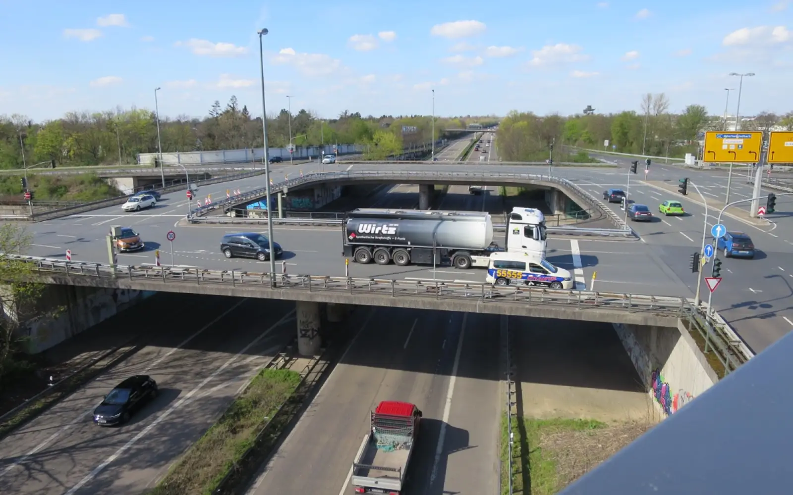 Der Nordstern ist ein Unfallschwerpunkt in Düsseldorf, zudem steht man hier oft im Stau. Foto: hs