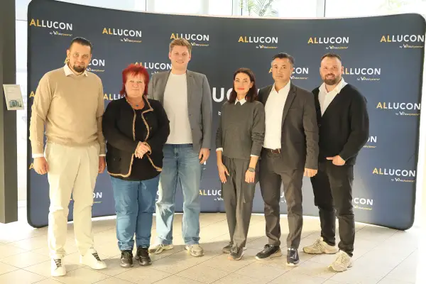 Bezirksbürgermeisterin Beate Lieske besucht Allucon in Huckingen