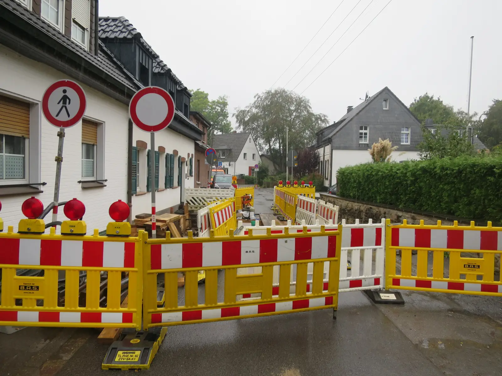 In Kalkum wird unter und über der Erde rege gebaut