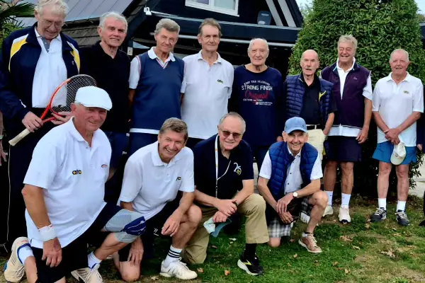 Heribert Nüttgens gewinnt das 25. Senioren-Doppelturnier des Angermunder Tennisclubs