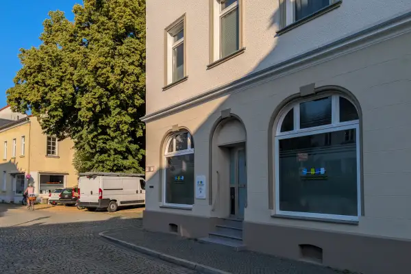 Dr. Peronei Engelbert eröffnet neue Kieferorthopädie-Praxis in Kaiserswerth