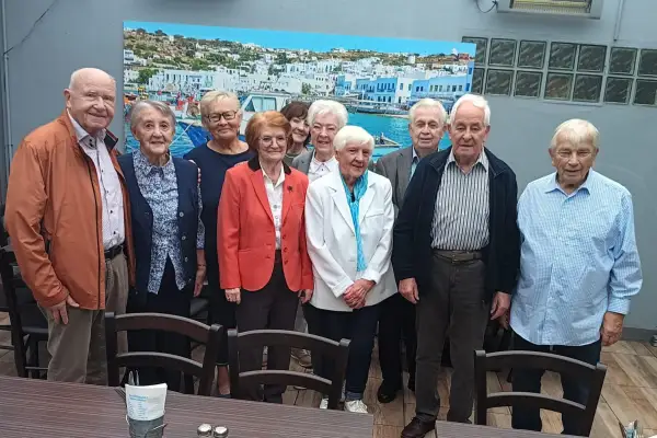 74 Jahre nach der Schulentlassung: Anekdoten wurden lebendig