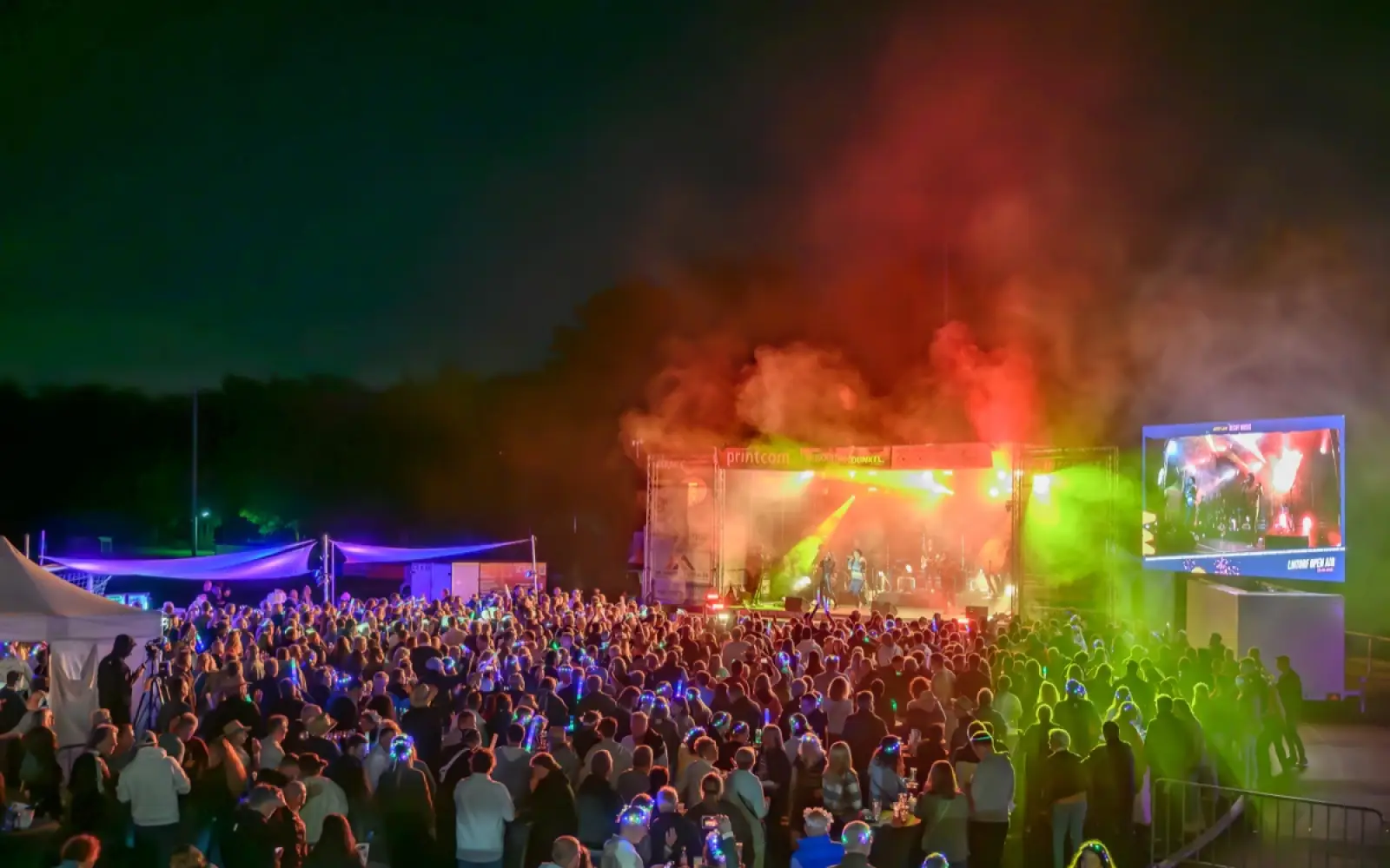 Mehr als 500 der 1000 Tickets für das sechste Lintorf Open Air am 22. August waren nach zehn Tagen Vorverkauf schon weg, hier ein Eindruck vom Festival 2025 auf dem Sportplatz Jahnstraße. Archivfoto: privat