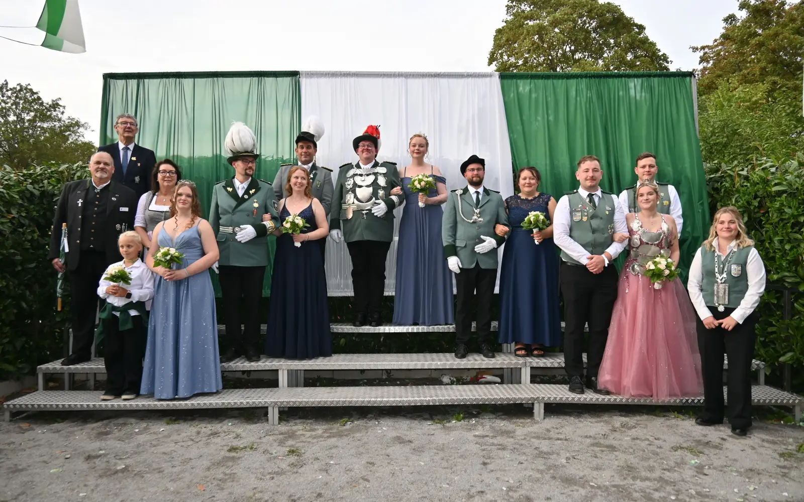 Der neue Thron um das Königspaar Mo Schmidt und Carolina Fucker-Thon wurde am Sonntag herzlich begrüßt. Foto: sam