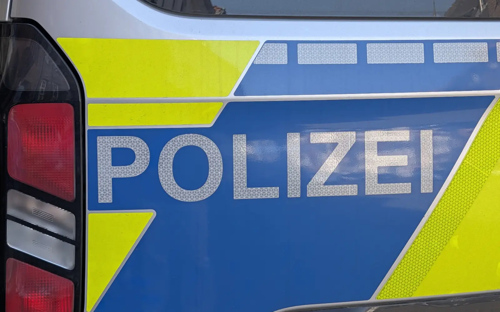 Ein 15-Jähriger ist am Sonntag, 6. September, in Wanheim-Angerhausen auf einem gestohlenen Mofa vor einer Streifenwagenbesatzung geflüchtet und wurde auf dem Gelände einer Feuerwache gestellt (Symbolbild). Foto: ah