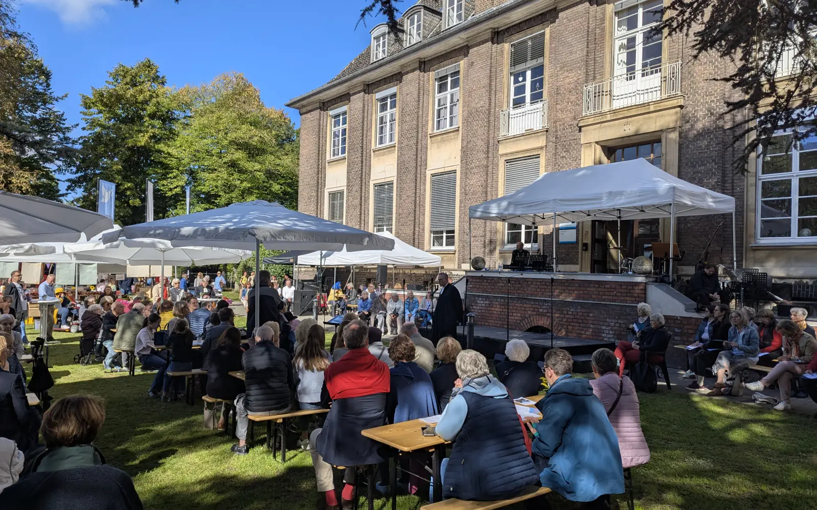 Eröffnet wird das Jahresfest um 11 Uhr mit einem Open-Air-Gottesdienst auf dem Festgelände. Archivfoto: ah