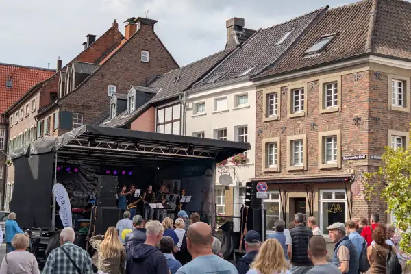 Kaiserswerth feiert Kaiserfest und 190 Jahre Kaiserswerther Diakonie
