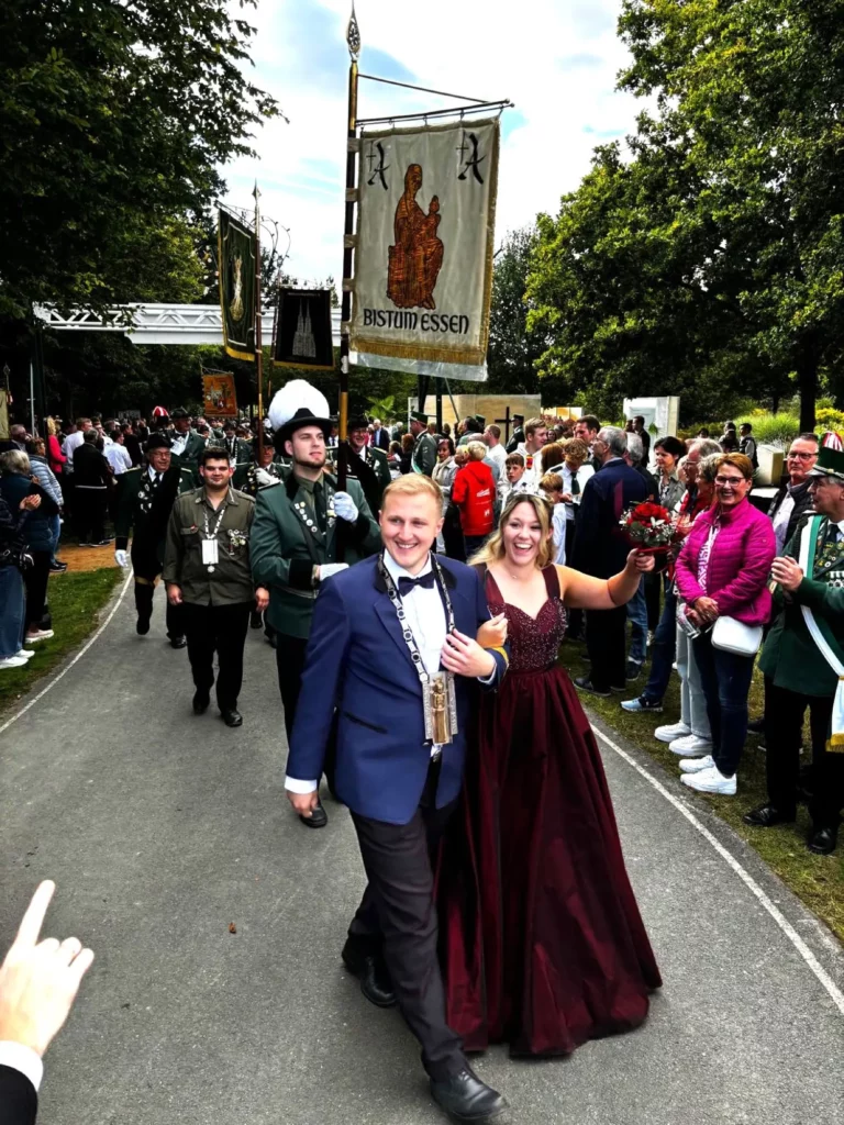 Lukas Lindner, hier mit Pia Reichwein, ist neuer Diözesankönig. Foto: privat